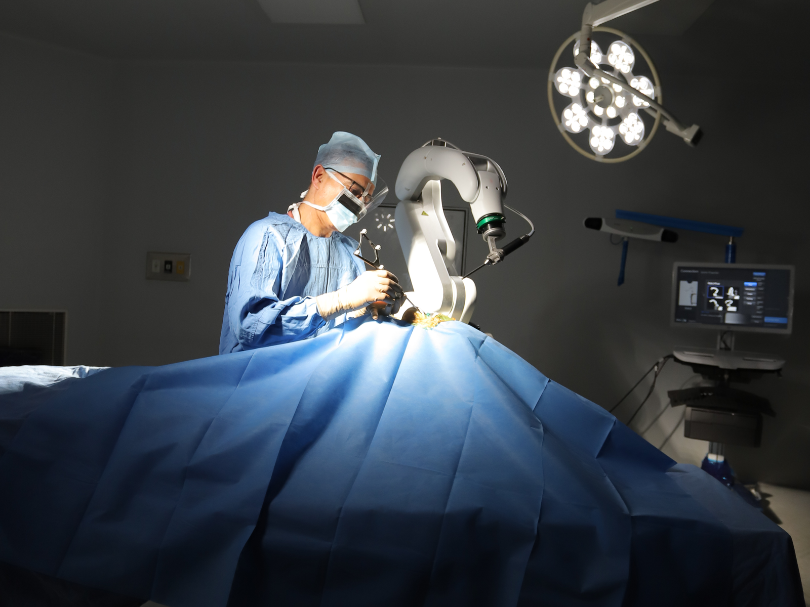 Robotic knee replacement 