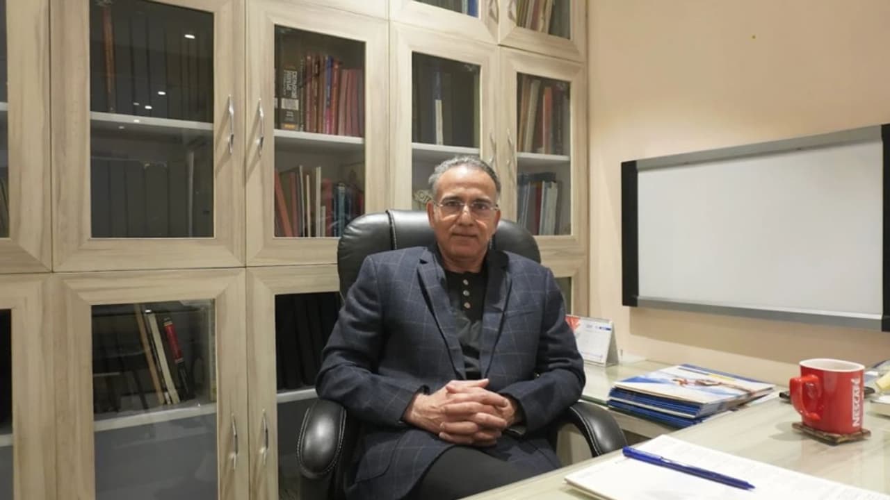 Beyond Knee Replacement: Dr. Maichand on Culture-Sensitive Orthopaedics and Active Ageing